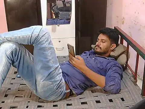 krishjaat43 online show from May 4, 2026, 8:17 am