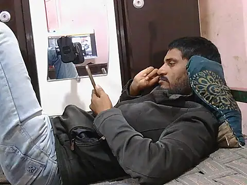 krishjaat43 online show from February 3, 2026, 7:19 pm