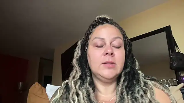 number1slut online show from April 28, 2026, 1:04 pm