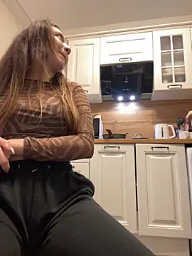 yourfavpsy  online show from November 5, 2025, 3:04 pm