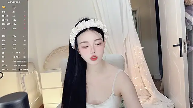 MM-feifei online show from September 24, 2025, 4:13 pm