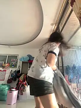 Nhung584 online show from October 18, 2025, 12:01 am