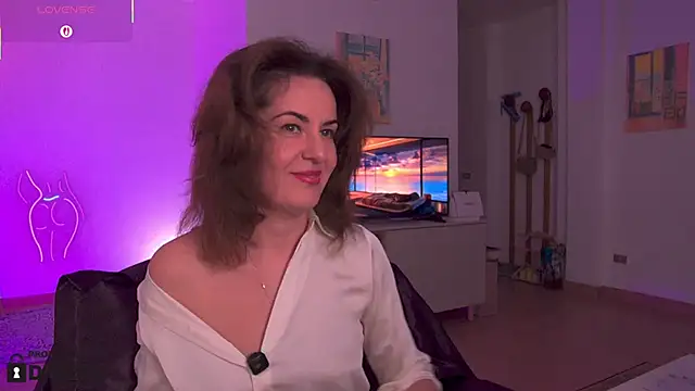 Witch in Silk online show from November 8, 2025, 6:11 pm