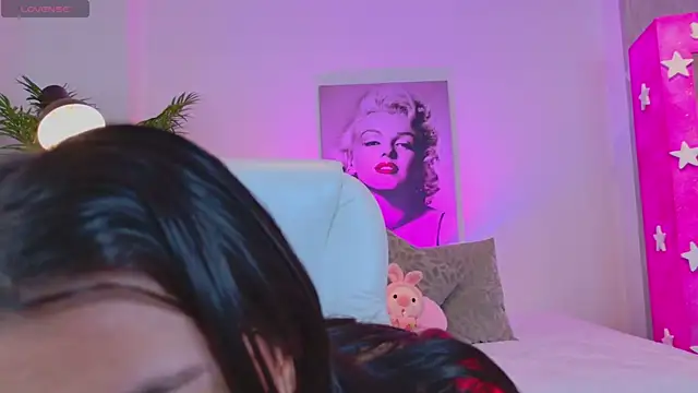 Snapshot of LUNAA___ chatting on March 13, 2026, 3:44 am LUNAA online show from March 13, 2026, 3:44 am