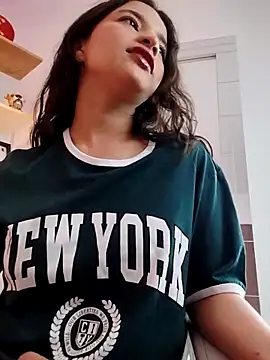 LUNAA    online show from October 6, 2025, 3:40 am