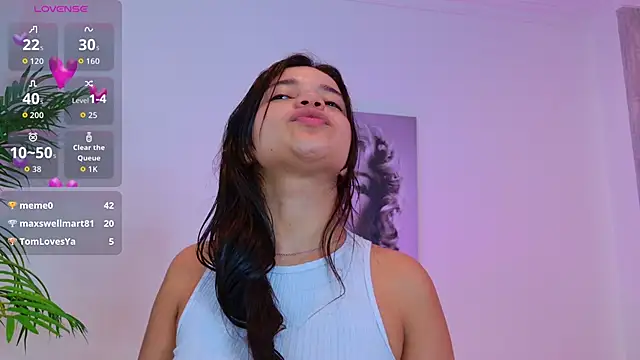 Snapshot of LUNAA___ chatting on March 10, 2026, 3:38 pm LUNAA online show from March 10, 2026, 3:38 pm