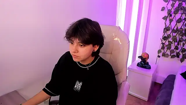 Nathaly ds online show from February 10, 2026, 7:13 pm