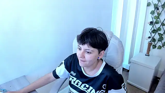 Nathaly ds online show from October 29, 2025, 8:08 pm