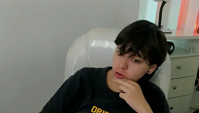 Nathaly ds online show from June 16, 2026, 4:18 pm
