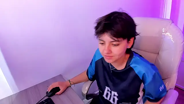 Nathaly ds online show from February 8, 2026, 4:48 pm