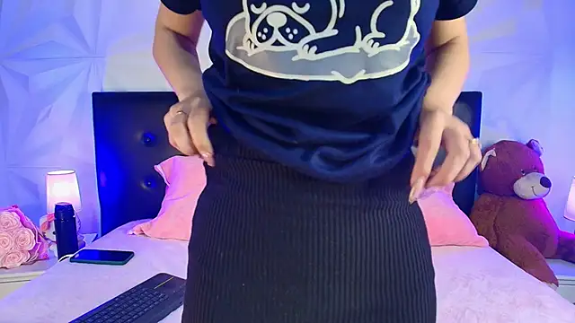 Cherrylionn online show from September 29, 2025, 3:35 am