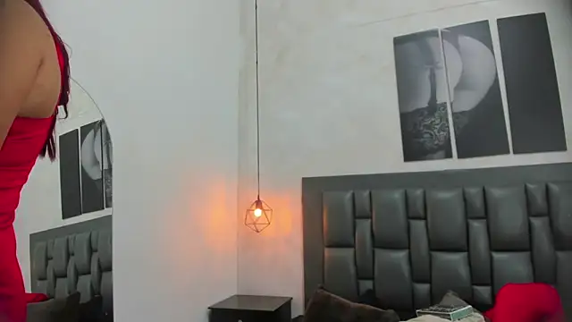 dakota roussee online show from September 24, 2025, 12:22 pm