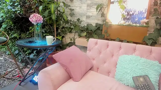 Emmadancer online show from February 2, 2026, 9:25 pm