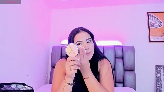 sofiacaramel online show from October 29, 2025, 7:13 pm