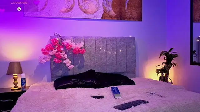 antonellastar24  online show from September 23, 2025, 8:49 pm