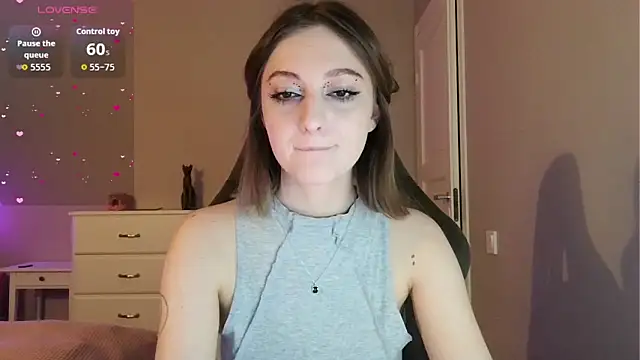white liillyy online show from June 17, 2026, 8:41 pm