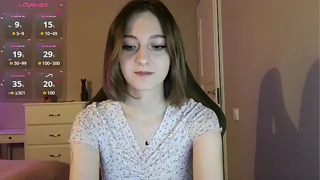 white liillyy online show from June 15, 2026, 7:57 pm