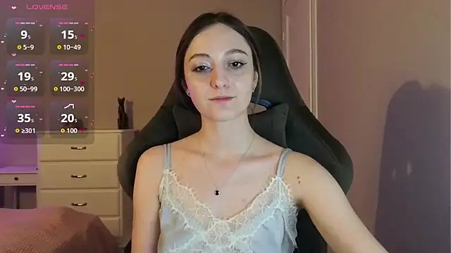 white liillyy online show from June 14, 2026, 10:55 pm
