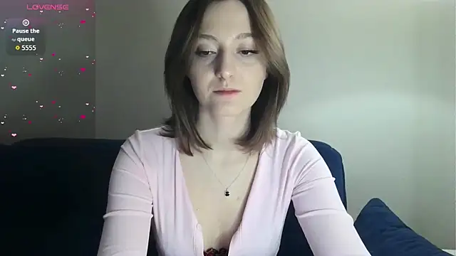 white liillyy online show from March 7, 2026, 8:03 pm