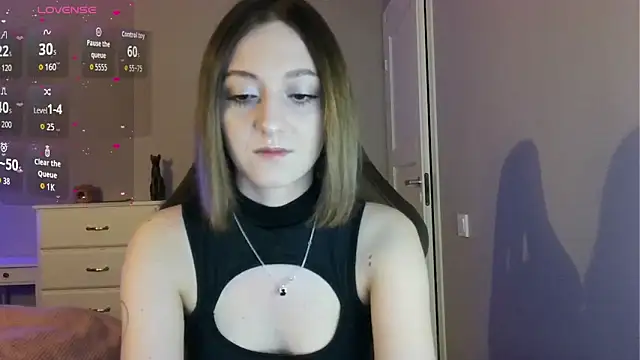 white liillyy online show from June 19, 2026, 8:58 pm