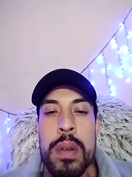 Snapshot of Gato33311 chatting on March 21, 2026, 11:30 pm Gato33311 online show from March 21, 2026, 11:30 pm