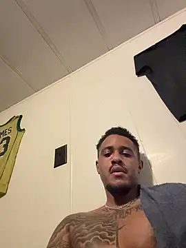 Snapshot of tyrek5051 chatting on December 15, 2025, 8:42 am tyrek5051 online show from December 15, 2025, 8:42 am