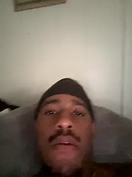 Snapshot of tyrek5051 chatting on October 24, 2025, 4:17 pm tyrek5051 online show from October 24, 2025, 4:17 pm