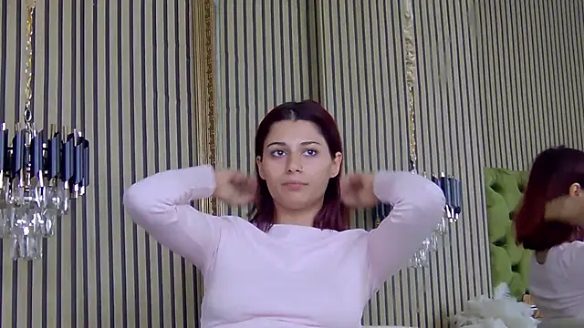 LunaHart online show from October 16, 2025, 3:20 pm