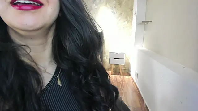 Saya Amaretto1 online show from October 7, 2025, 7:04 pm