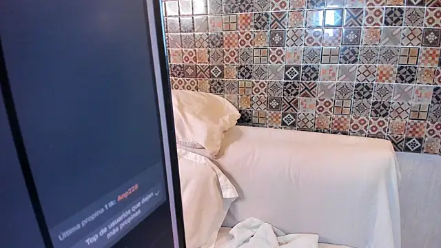 Snapshot of Keyla_ruiz_ chatting on October 8, 2025, 11:34 am Keyla ruiz online show from October 8, 2025, 11:34 am