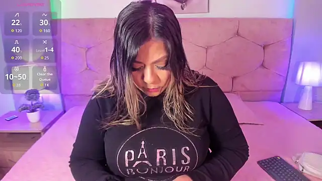 isabella horney  online show from September 14, 2025, 7:47 pm