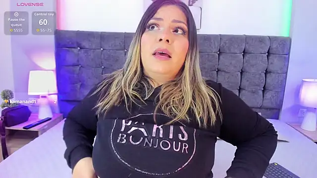 isabella horney  online show from November 7, 2025, 8:13 pm