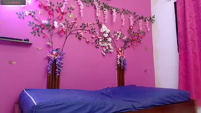 skinnybarbie022 online show from June 21, 2026, 12:27 am