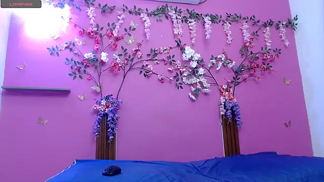 skinnybarbie022 online show from June 22, 2026, 1:22 am