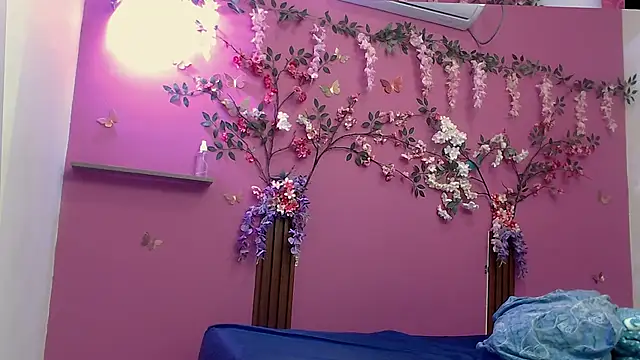 skinnybarbie022 online show from September 26, 2025, 12:39 am