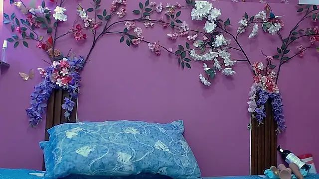 skinnybarbie022 online show from November 21, 2025, 1:04 am