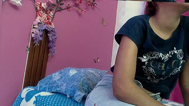 skinnybarbie022 online show from October 8, 2025, 12:45 am