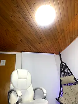 Vanessa teen online show from September 27, 2025, 10:27 pm