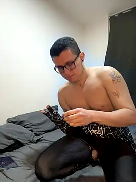 Kurtxxx22 online show from November 1, 2025, 4:08 am