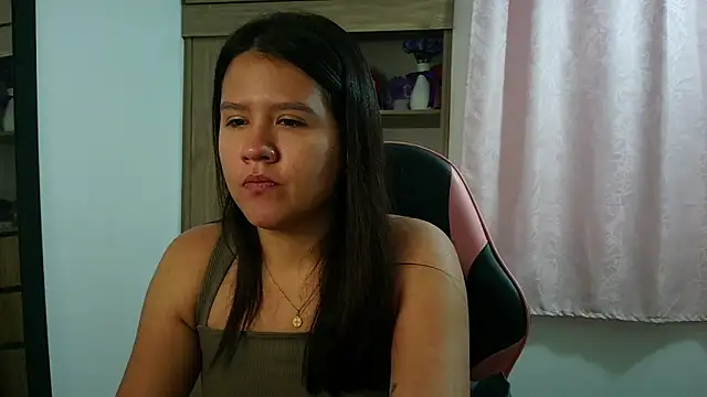 Oliviawatson1 online show from February 22, 2026, 1:02 pm