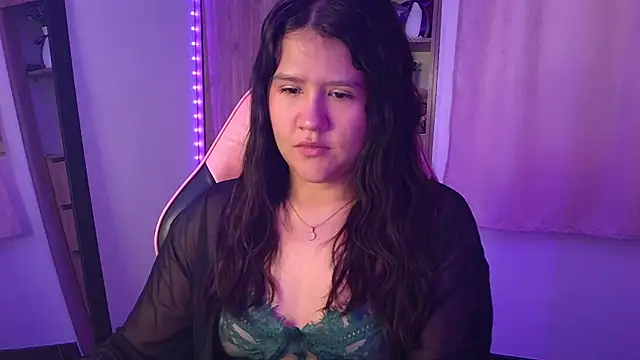 Oliviawatson1 online show from June 8, 2026, 12:27 pm