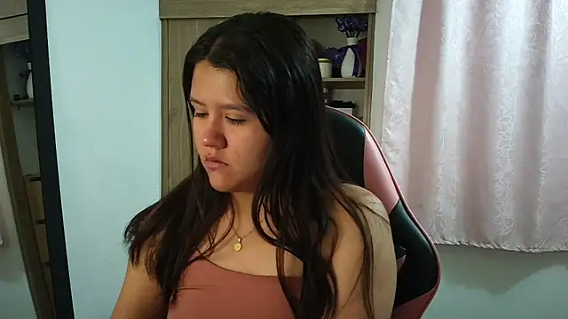Oliviawatson1 online show from June 15, 2026, 12:05 pm