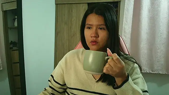 Oliviawatson1 online show from March 2, 2026, 12:01 pm