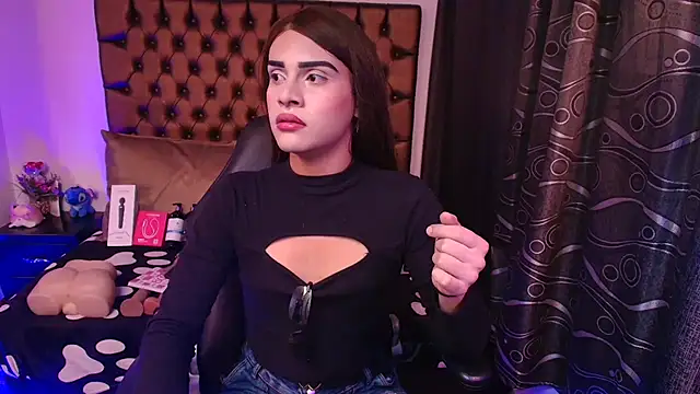 lailahdark online show from April 28, 2026, 8:13 pm
