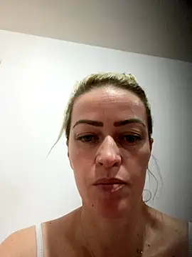 Alerquinasc online show from October 12, 2025, 5:09 am