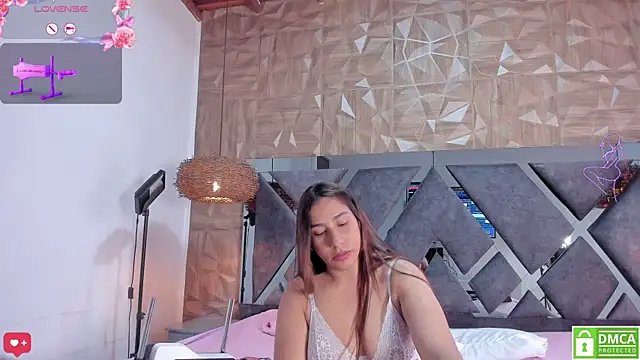Selene  Lopez  online show from April 22, 2026, 7:53 pm