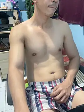 Snapshot of ieat_monsters chatting on December 21, 2025, 4:30 pm ieat monsters online show from December 21, 2025, 4:30 pm