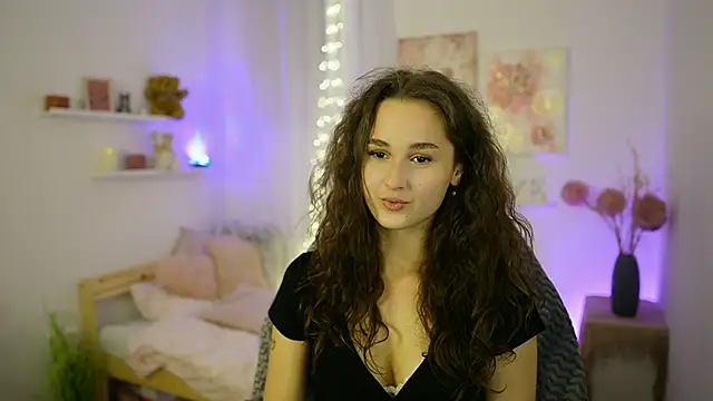 Annita Grey online show from October 7, 2025, 6:53 pm