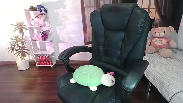 Suzie Wet Cave online show from September 21, 2025, 12:32 pm