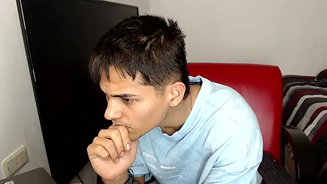 Snapshot of Alex_mojica chatting on February 21, 2026, 7:10 am Alex mojica online show from February 21, 2026, 7:10 am